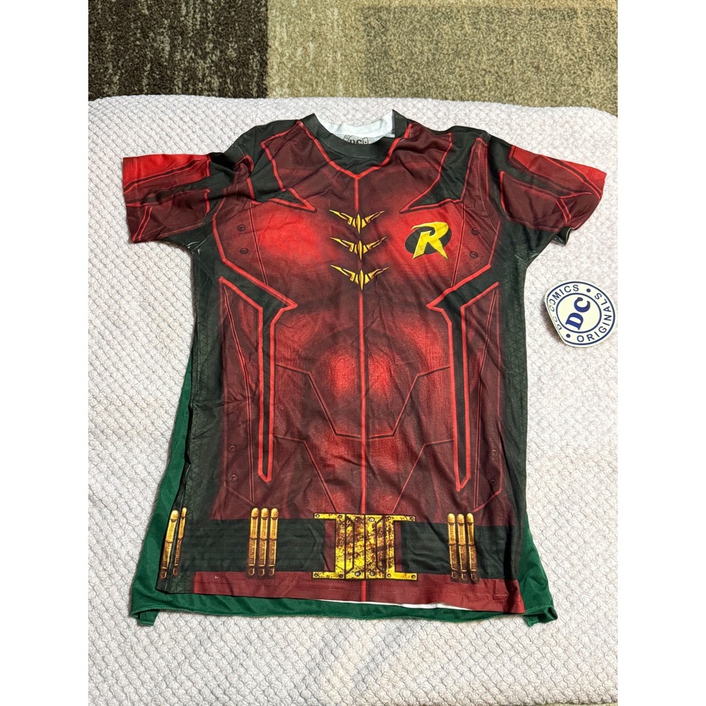 NEW DC Originals Robin Costume T-Shirt with Detachable Cape Halloween